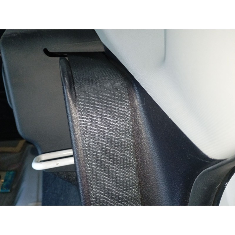 Recambio de cinturon seguridad trasero izquierdo para toyota auris (_e18_) 1.4 d-4d (nde180_) referencia OEM IAM   