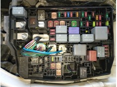 CAJA RELES / FUSIBLES 