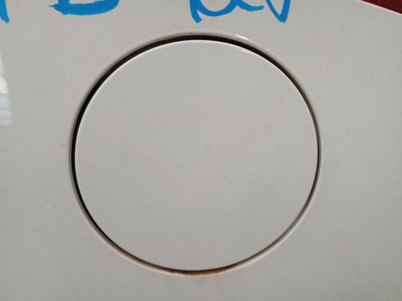 Recambio de tapa exterior combustible para toyota auris (_e18_) 1.4 d-4d (nde180_) referencia OEM IAM   