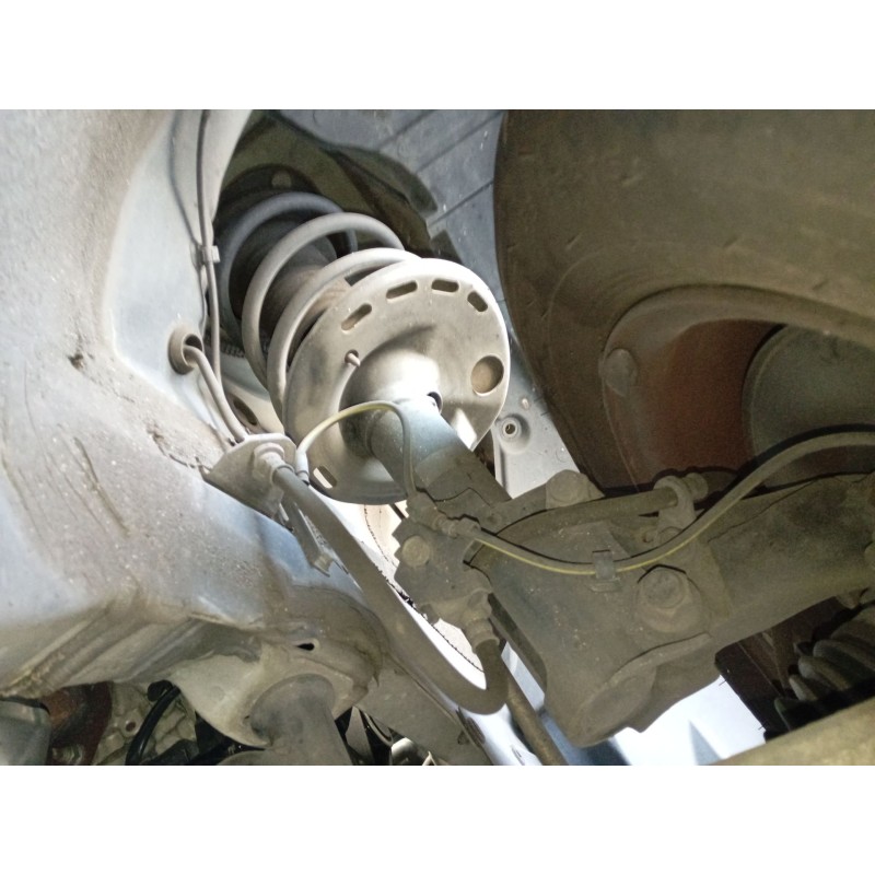 Recambio de amortiguador delantero derecho para toyota auris (_e18_) 1.4 d-4d (nde180_) referencia OEM IAM   