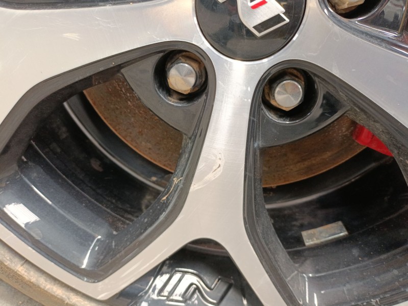 Recambio de llanta para hyundai i30 (pde, pd, pden) 2.0 n referencia OEM IAM 225/40/18  