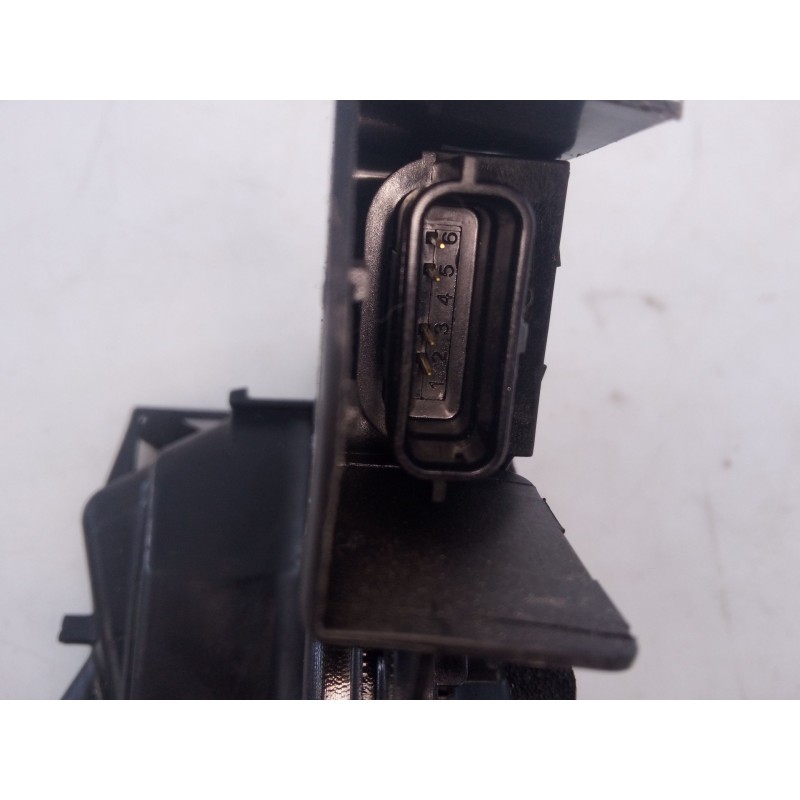 Recambio de cerradura puerta trasera derecha para renault megane iv sedán 1.3 tce 140 (lvnb) referencia OEM IAM   