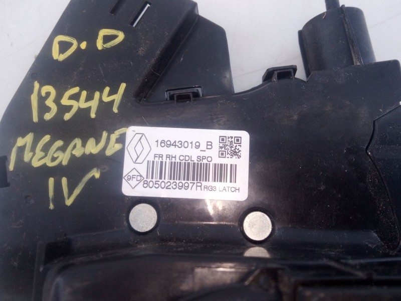 renault megane iv sedán del año 2023