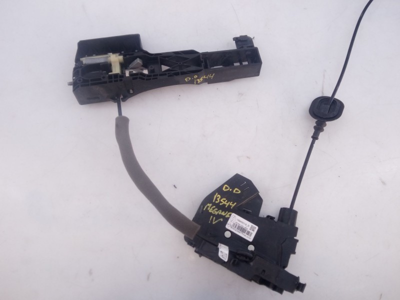 renault megane iv sedán del año 2023