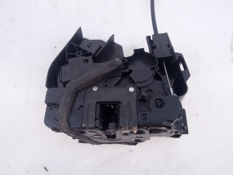 Recambio de cerradura puerta trasera izquierda para renault megane iv sedán 1.3 tce 140 (lvnb) referencia OEM IAM   