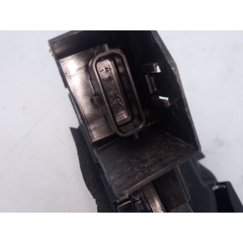 Recambio de cerradura puerta trasera izquierda para renault megane iv sedán 1.3 tce 140 (lvnb) referencia OEM IAM   