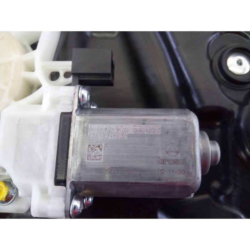 Recambio de elevalunas delantero derecho para mercedes-benz clase a sedán (v177) a 250 e (177.186) referencia OEM IAM A000906570