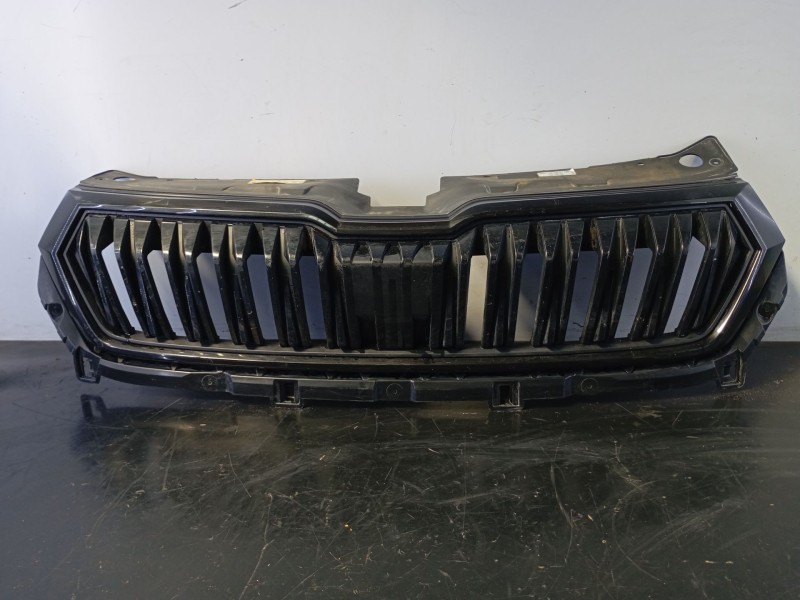 Recambio de rejilla delantera para skoda karoq (nu7, nd7) 1.5 tsi referencia OEM IAM   