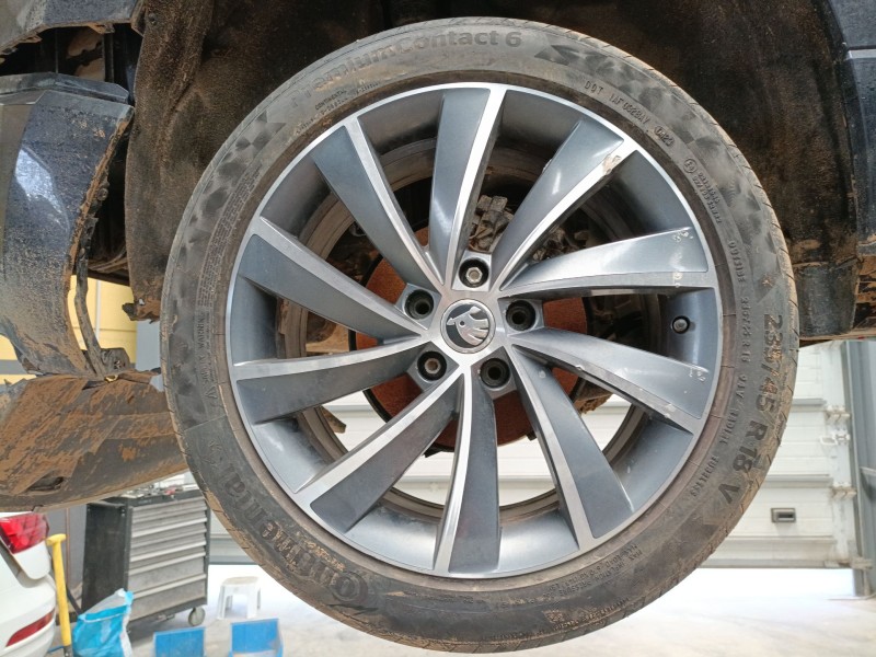 Recambio de llanta para skoda karoq (nu7, nd7) 1.5 tsi referencia OEM IAM 235/45/18  