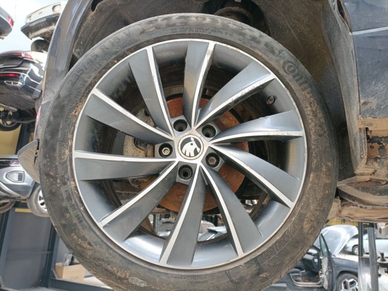Recambio de llanta para skoda karoq (nu7, nd7) 1.5 tsi referencia OEM IAM 235/45/18  