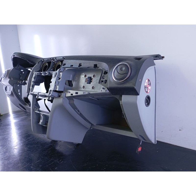 Recambio de salpicadero para dacia sandero ambiance referencia OEM IAM   