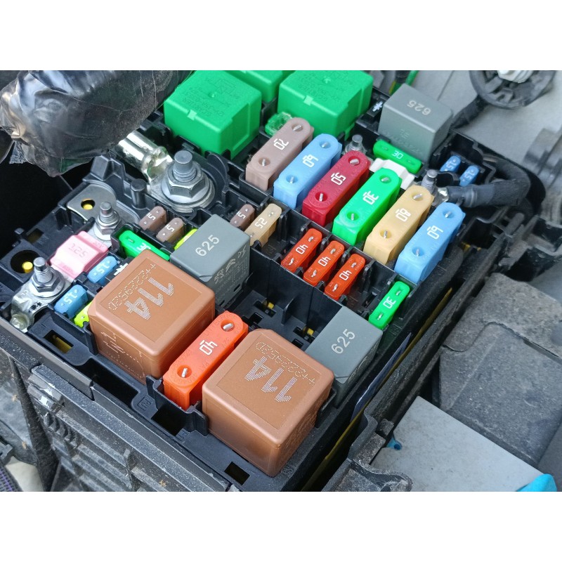 Recambio de caja reles / fusibles para fiat scudo furgoneta 2.0 multijet 145 (506) referencia OEM IAM   