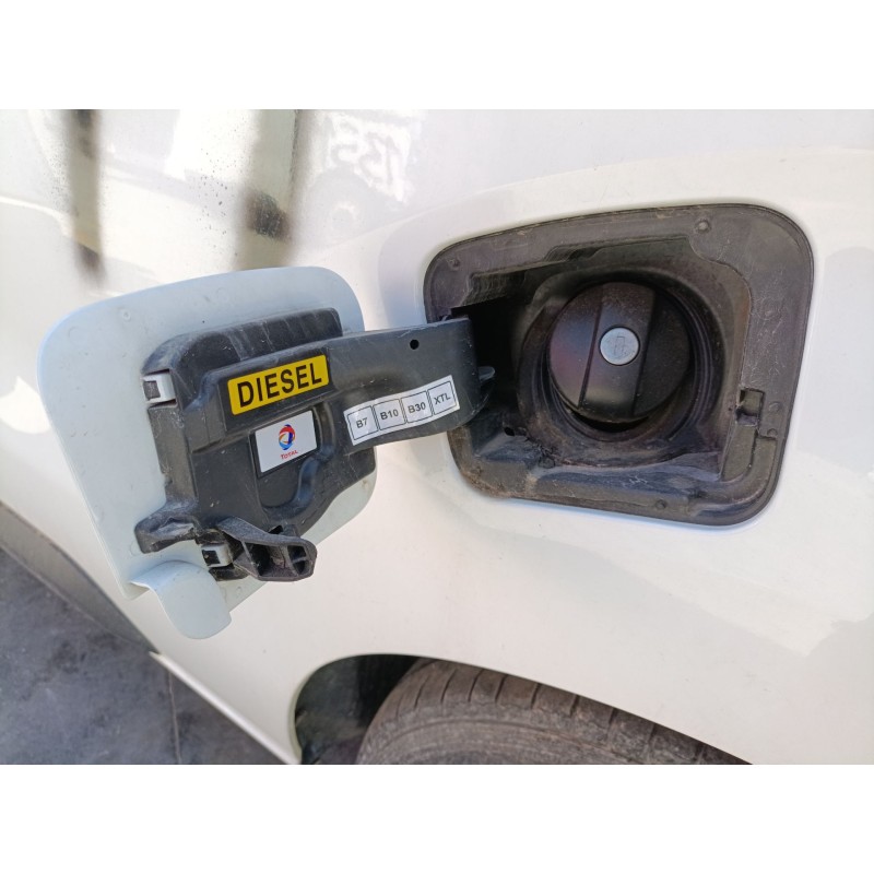 Recambio de tapa exterior combustible para fiat scudo furgoneta 2.0 multijet 145 (506) referencia OEM IAM   