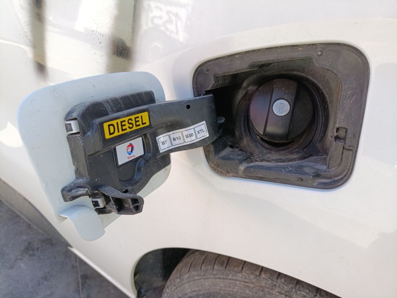 Recambio de tapa exterior combustible para fiat scudo furgoneta 2.0 multijet 145 (506) referencia OEM IAM   