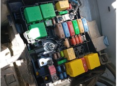 CAJA RELES / FUSIBLES 