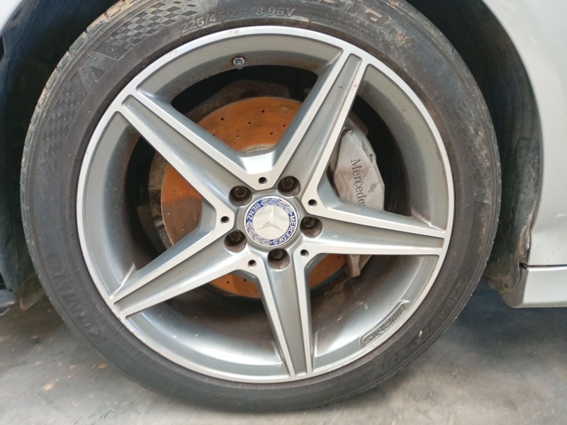 Recambio de juego llantas para mercedes-benz clase c (w205) c 220 bluetec / d (205.002, 205.004) referencia OEM IAM 225/45/18 24