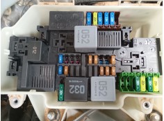 CAJA RELES / FUSIBLES 