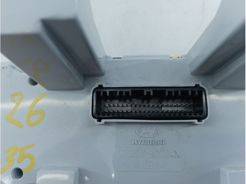 Recambio de mando climatizador para hyundai ix35 classic 2wd referencia OEM IAM 972502Y301  