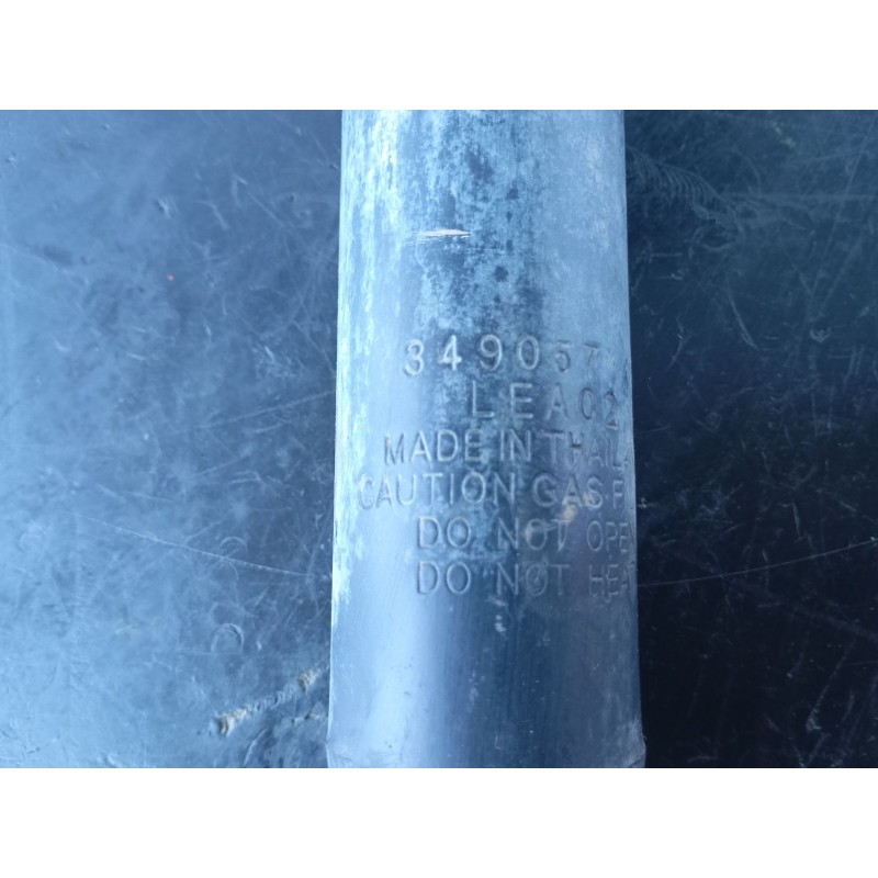 Recambio de amortiguador trasero izquierdo para mitsubishi montero (v60/v70) glx referencia OEM IAM 349057KYB  