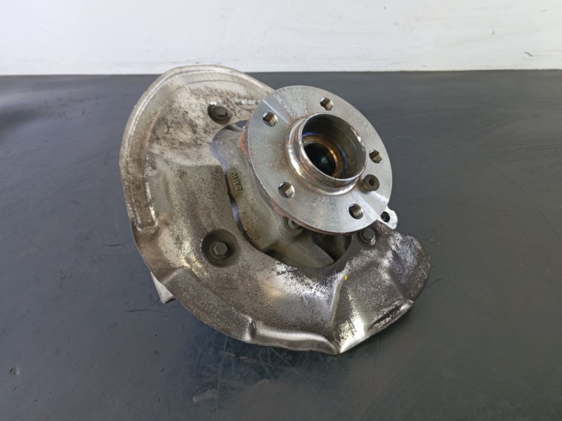 Recambio de mangueta delantera derecha para bmw x1 (f48) sdrive 18 d referencia OEM IAM 6876646 687685404R 