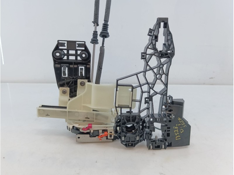 Recambio de cerradura puerta delantera izquierda para jeep wrangler iv (jl) 2.0 t-gdi (jl72, jl74) referencia OEM IAM P68282353A