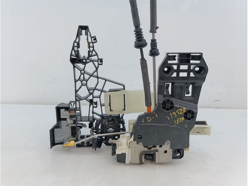 Recambio de cerradura puerta delantera izquierda para jeep wrangler iv (jl) 2.0 t-gdi (jl72, jl74) referencia OEM IAM P68282353A