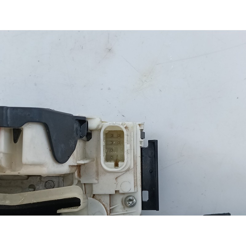 Recambio de cerradura puerta delantera izquierda para jeep wrangler iv (jl) 2.0 t-gdi (jl72, jl74) referencia OEM IAM P68282353A