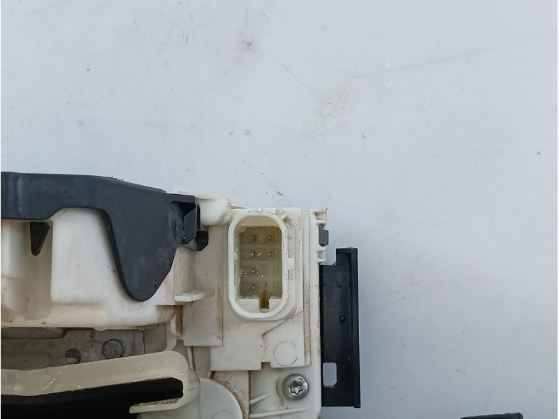 Recambio de cerradura puerta delantera izquierda para jeep wrangler iv (jl) 2.0 t-gdi (jl72, jl74) referencia OEM IAM P68282353A