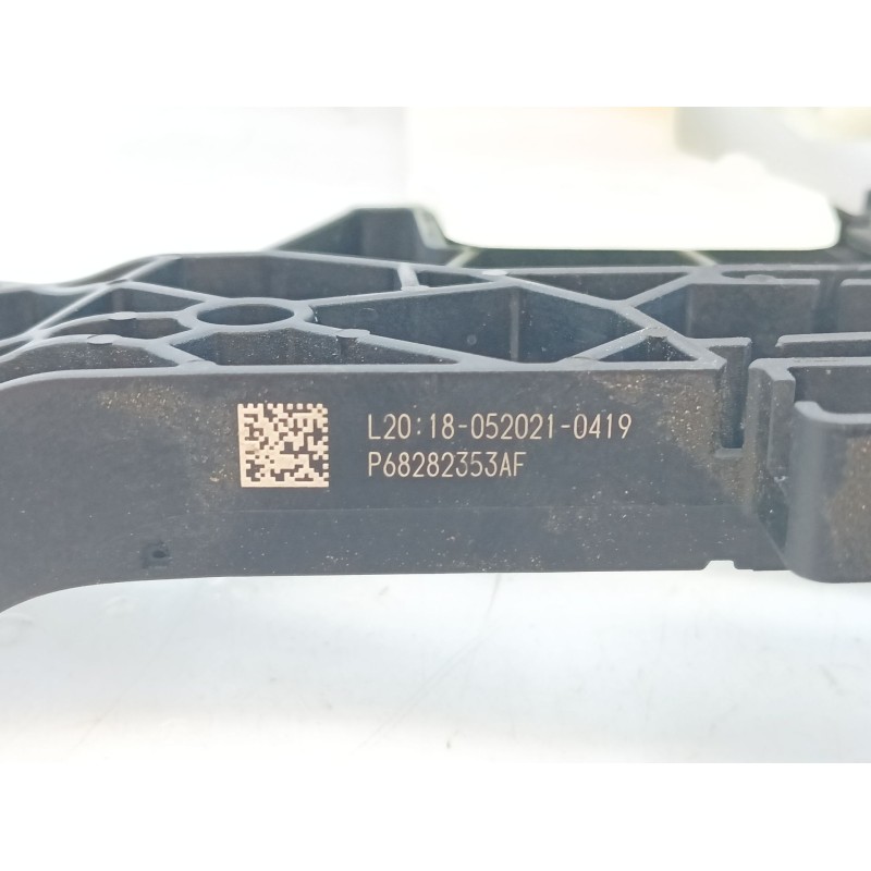 Recambio de cerradura puerta delantera izquierda para jeep wrangler iv (jl) 2.0 t-gdi (jl72, jl74) referencia OEM IAM P68282353A