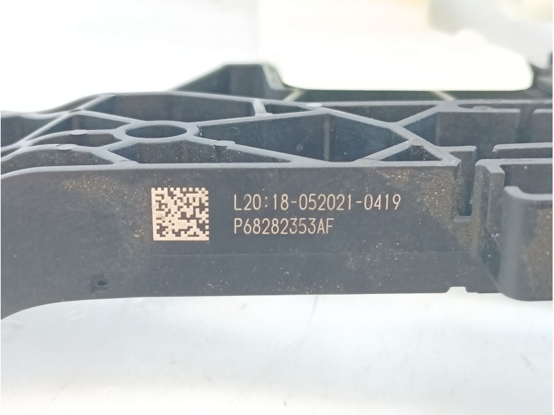 Recambio de cerradura puerta delantera izquierda para jeep wrangler iv (jl) 2.0 t-gdi (jl72, jl74) referencia OEM IAM P68282353A