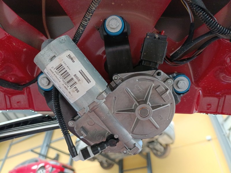 Recambio de motor limpia trasero para mini mini (f56) cooper referencia OEM IAM 7329850  