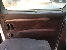 GUARNECIDO PUERTA TRASERA DERECHA 