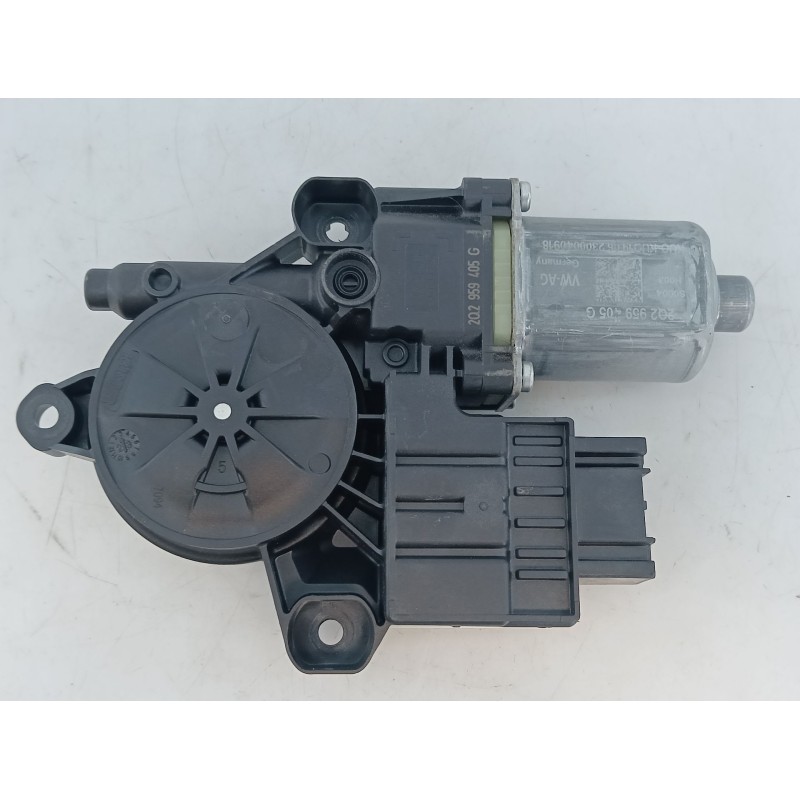 Recambio de motor elevalunas delantero izquierdo para volkswagen t-cross (c11, d31) 1.0 tsi referencia OEM IAM 0130822064  