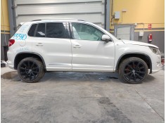 VOLKSWAGEN TIGUAN (5N_)
