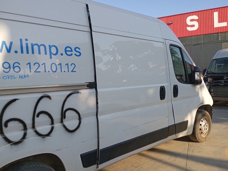Recambio de puerta lateral corredera derecha para citroën jumper ii furgoneta 2.2 bluehdi 140 referencia OEM IAM   