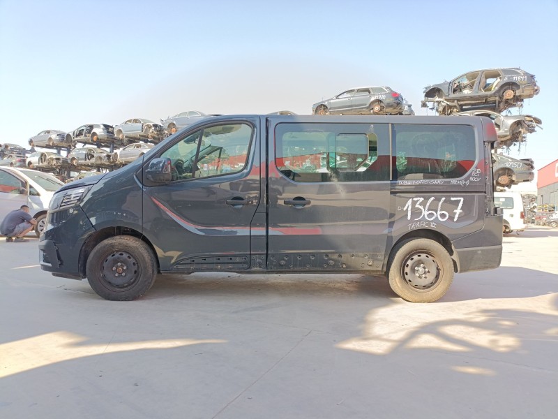 renault trafic iii autobús (jg_) del año 2023