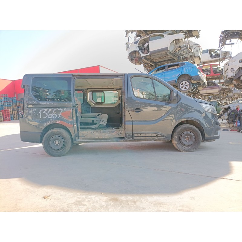 renault trafic iii autobús (jg_) del año 2023