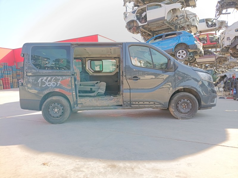 renault trafic iii autobús (jg_) del año 2023