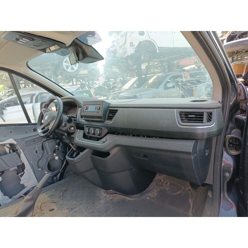 renault trafic iii autobús (jg_) del año 2023