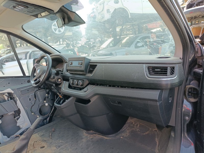 renault trafic iii autobús (jg_) del año 2023