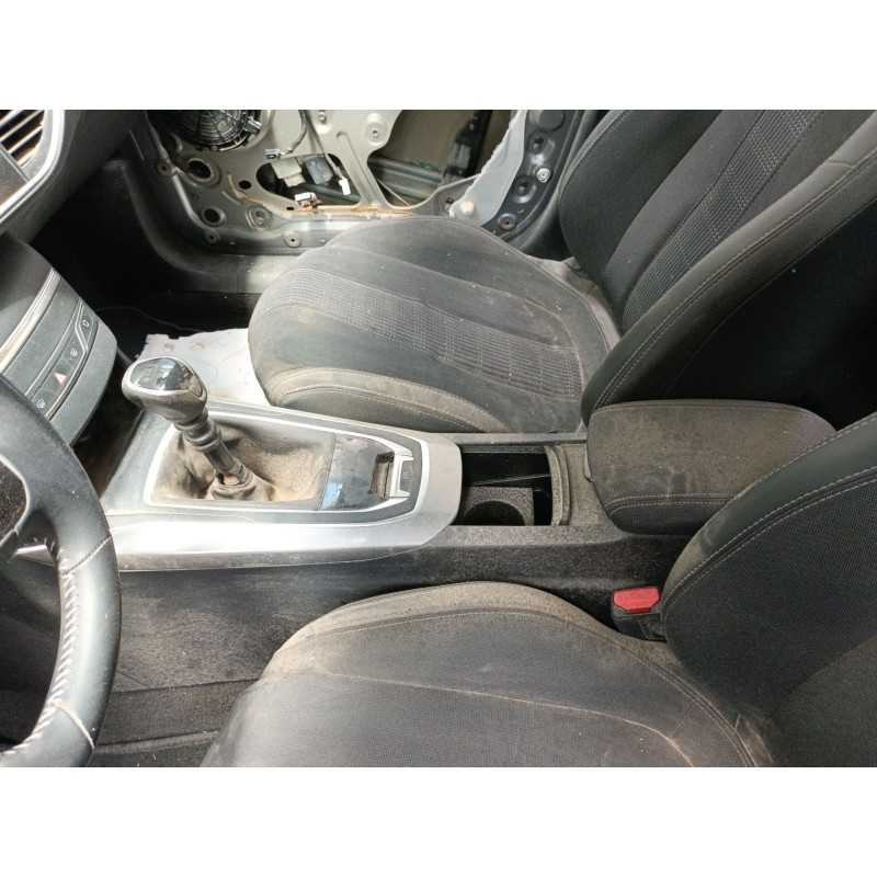 Recambio de consola central para peugeot 308 ii (lb_, lp_, lw_, lh_, l3_) 1.5 bluehdi 100 referencia OEM IAM   