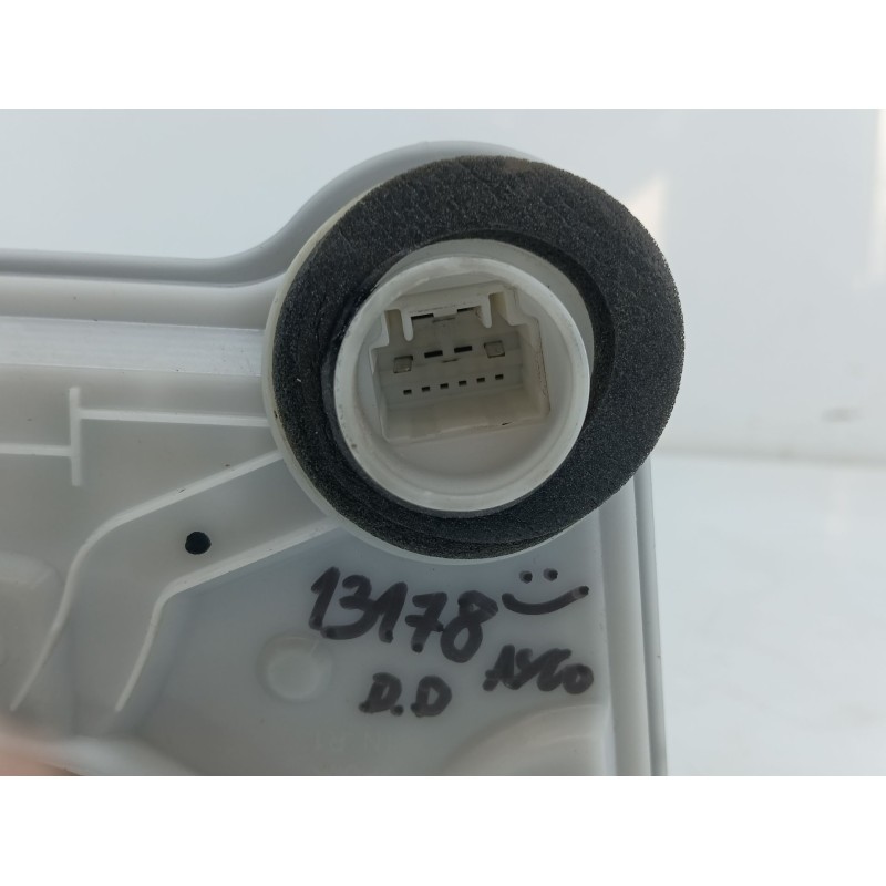 Recambio de cerradura puerta delantera derecha para toyota aygo (_b4_) 1.0 (kgb40) referencia OEM IAM 6903002521  