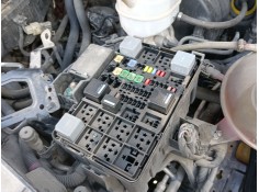 CAJA RELES / FUSIBLES 