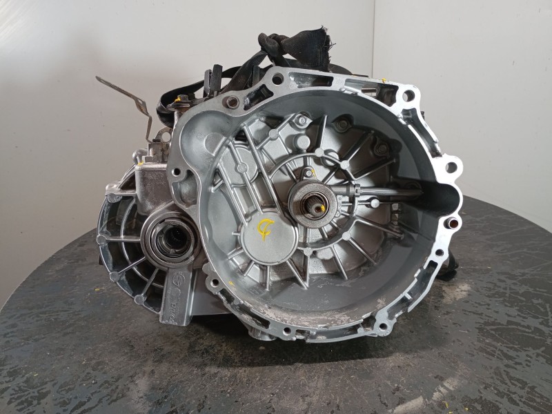 Recambio de caja cambios para ssangyong tivoli crystal referencia OEM IAM 3102035021  
