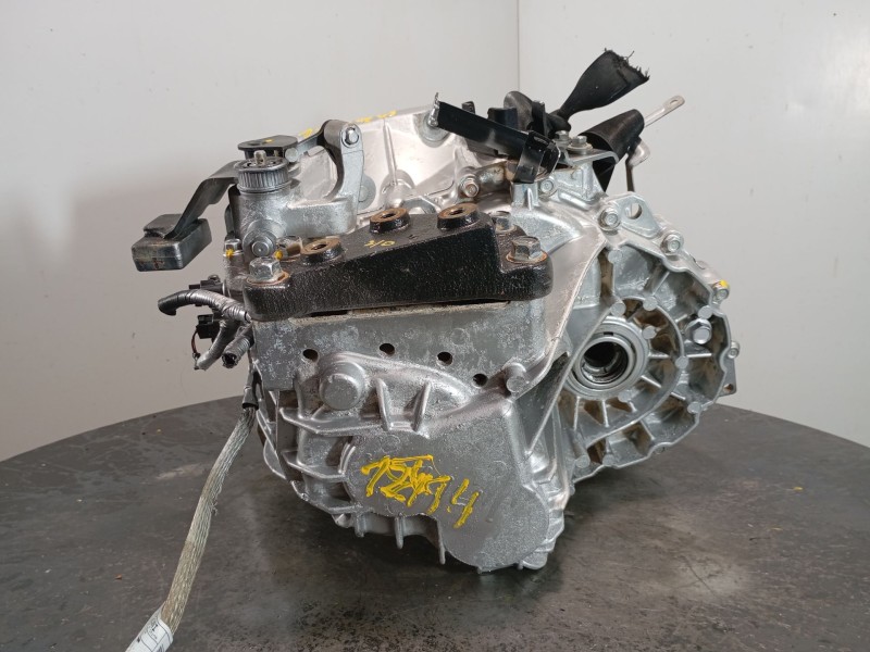 Recambio de caja cambios para ssangyong tivoli crystal referencia OEM IAM 3102035021  