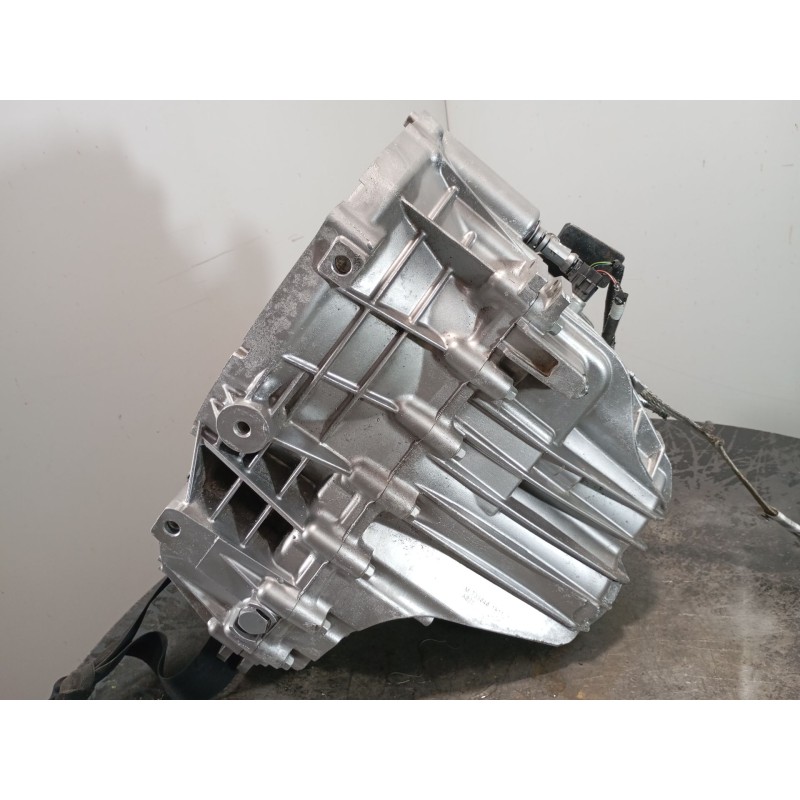 Recambio de caja cambios para ssangyong tivoli crystal referencia OEM IAM 3102035021  