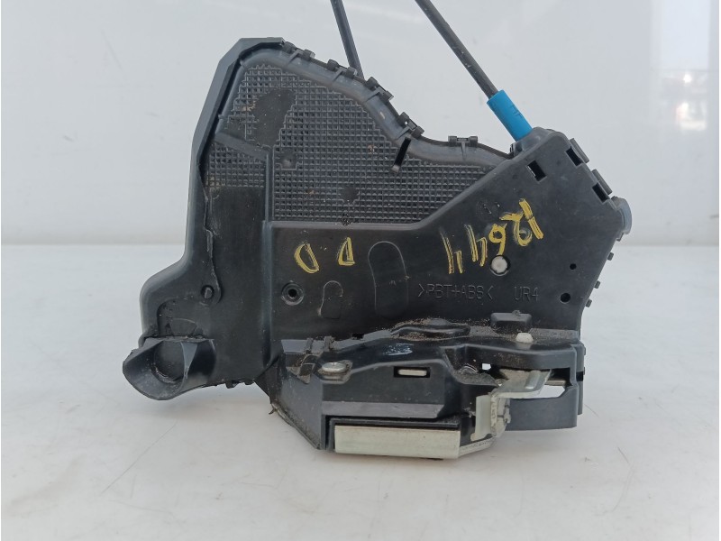 Recambio de cerradura puerta delantera derecha para toyota auris active referencia OEM IAM A046693  