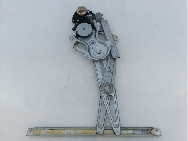 Recambio de elevalunas delantero derecho para toyota auris active referencia OEM IAM 8570102010  