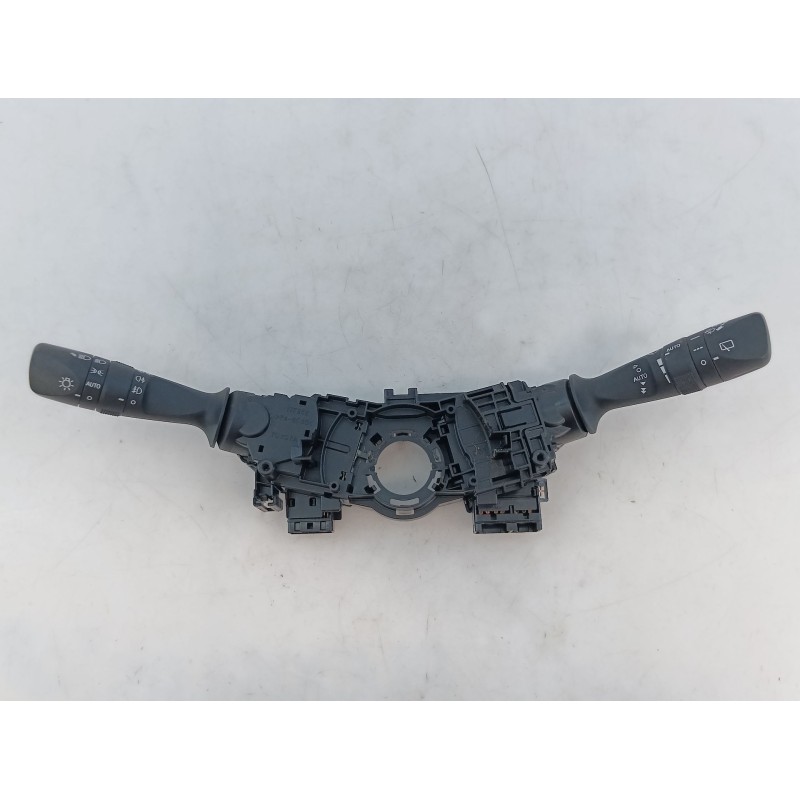 Recambio de mando intermitentes para toyota auris active referencia OEM IAM 17F852  