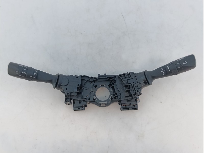 Recambio de mando intermitentes para toyota auris active referencia OEM IAM 17F852  